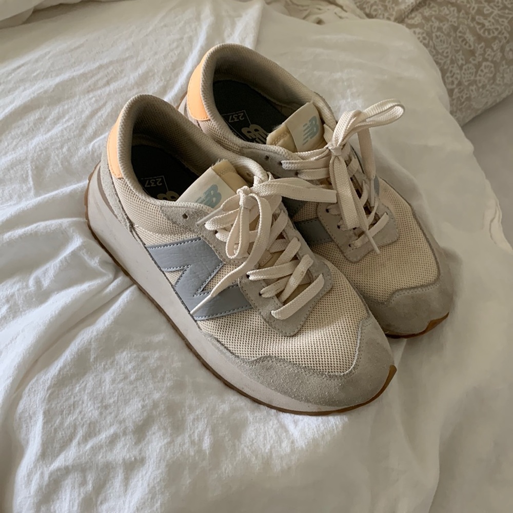 New Balance 237 Sneakers